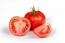 每日食疗-西红柿拌蜂蜜（治疗便秘效果好）图片