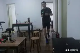 真会玩！这些人都在家里跑马拉松图片