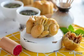 这月饼有毒，冬瓜做馅料，油少糖也少，味淡不腻，比莲蓉馅还好吃图片