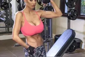 Jordan Carver，人称德国女乔丹，外号“健身圈第一R神”。图片