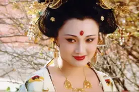 胖了也好看的女演员，只服这4位，身体圆滚滚，脸却小巧精致图片