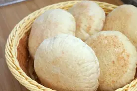 想吃烧饼不用买了，教你在家做，个个都空心，夹肉夹菜都好吃图片