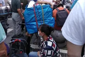 杨浦公园古玩市场开门营业图片