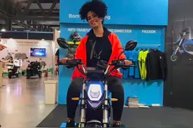速度最快的小型电摩-摩兽MINO，尺寸不到1米2，时速可达60km/h图片