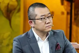 3段感情2次婚姻失败，最终娶了小16岁空姐，情感主持赵川不简单图片