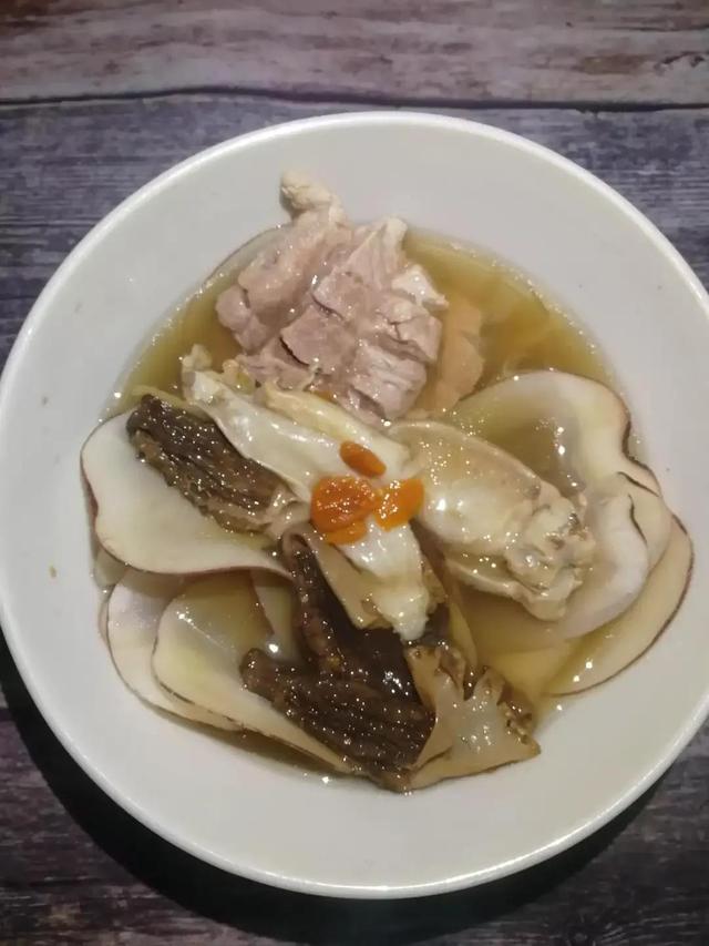 花胶炖清补凉 花胶炖清补凉汤的做法