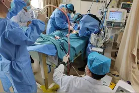 硬核技术：西安医学院一附院心胸外科团队3台ECMO同时运转，与死神搏斗图片