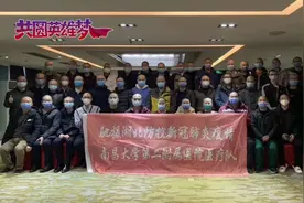 三名援鄂女护士光头出征，如今凯旋归来，想变回那个长发的自己图片