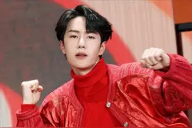 央视春晚：王一博solo卡点绝，迪丽热巴美腻，李现跳舞像憨憨图片