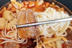 看这加料的螺蛳粉想吃吗？自己做就是任性，这1碗，嗦起来真香图片