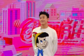 知名主持人北漂10年仍在租房，厨房简陋遭嘲讽，自曝省钱资助他人图片