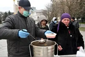老百姓买不起面包，经济濒临崩溃，乌克兰离血腥动乱还有多远？图片