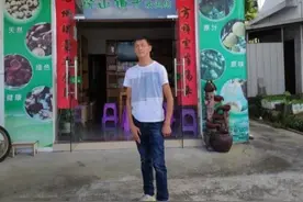 走向我们的小康生活 | 学抖音，忙拍摄，身患残疾的他说：电商给我的生活带来了希望图片