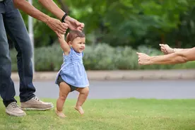 真相扎心：子女有没有出息，谁是决定因素？孩子的命运由父母决定图片
