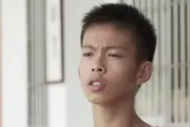 张家城:13岁的独臂侠，却终究不是篮球届杨过，父母睿智则很及时图片