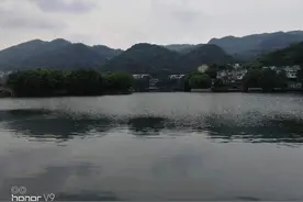龙潭沟水库变身“海兰云天”图片