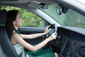 联合信通首创新能源汽车租赁与零售双核驱动的新式移动出行平台图片