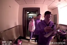 贵州一女子微信群骂社区书记草包，被跨市铐走行拘3天，警方撤销处罚，她获上万元赔偿，追责结果至今未公布图片