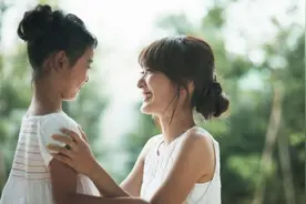 “妈妈你为什么有小翅膀？”6岁女儿洗澡时提问，宝妈回答很机智图片