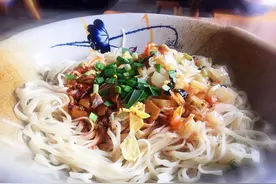 碗比脸大的特色干拌臊子面，色香味美！！！吃一碗，撑一天图片