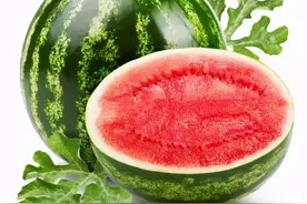 西瓜为什么中间最甜？如何正确选瓜？图片