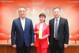 厦门“保险皇后”年薪千万，拥有超6000位客户，达成35亿保额图片