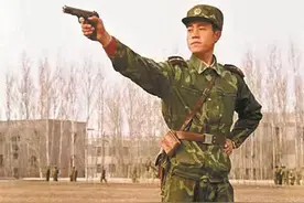 穿上军装那一天图片