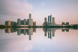 合肥，别忘了给但斌颁个奖图片