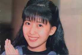 51岁的孟庭苇，月亮般的脸没有改变，风中的雨是你的眼泪在飞图片