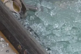 “不敢洗澡了！”洗澡时玻璃突然爆裂，18岁少女遍体鳞伤图片