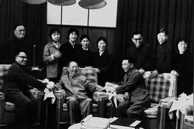毛主席看李小龙的电影为何会流泪？他表演中的强大内心与主席相通图片