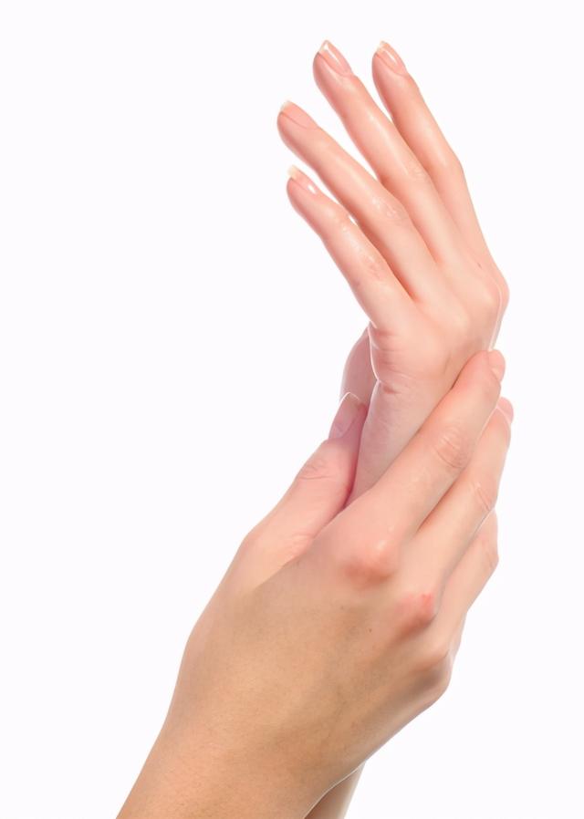 擦手用身体乳还是护手霜
