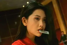 邱淑贞：香港影坛的性感女神，为爱退圈二十年，收获美满家庭图片