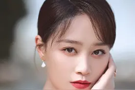 蓝盈莹仙气唯美写真，“蚂蚁腰”和“天鹅颈”惊艳了图片