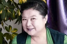 大辣椒李静，巅峰时隐退照顾瘫痪丈夫，她的坚持打了多少明星的脸图片