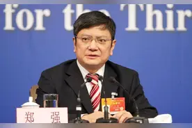 郑强教授：祖坟一般是守不过4代的，偏潮汕地区，祖坟却能守40代图片