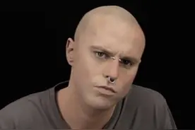 花2亿纹身的“僵尸男孩”，为什么用自杀的方式，结束自己的一生图片