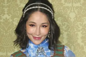 过度依赖“玻尿酸”！萧亚轩等女星的肿脸泡谁家强？生图太吓人图片