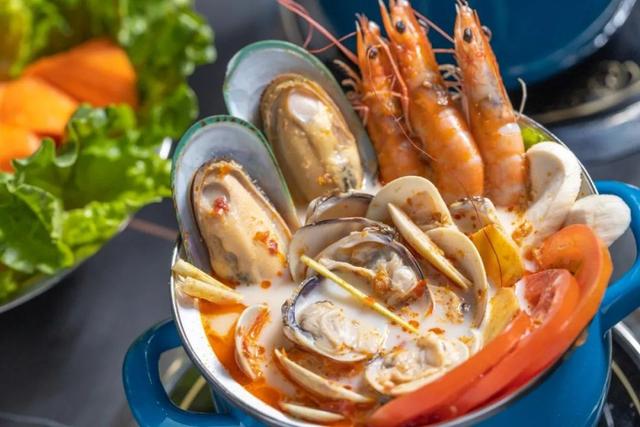 奶白色鱼翅花胶汤 2026年花胶鱼翅汤的做法