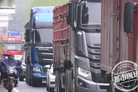 货车太多了！九江105国道大货车川流不息，周边居民忧心忡忡图片