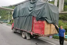 男司机给货车装这个“机关”被扣1分罚款100元图片