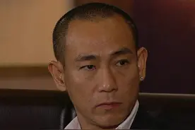 林保怡疑似迎来新恋情，相约帅气型男共进晚餐，举止亲密一起自拍图片