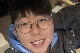 家有儿女里的鼠标长大了，27岁的他近照曝光，网友：差点没认出来图片
