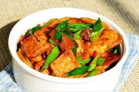 回锅豆腐。营养美味，总让人回味无穷，简单做法图片