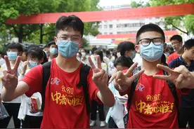 多年后才知道，“鸡头”和“凤尾”的差距大相径庭，选错悔不当初图片