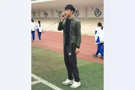 高中体育老师有多卑微？各科老师纷纷“抢课”，网友：一周七天假图片