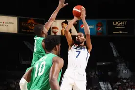 爆大冷！美国男篮输球！杜兰特无力拯救球队，最后一攻太迷了图片