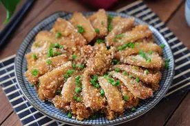 五花肉加上半碗大米，这样吃不加一滴油，蒸一蒸，好吃不油腻图片