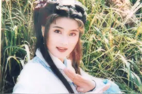 张铁林对她一见钟情，后因拍戏导致瘫痪，如今51岁活成这样图片