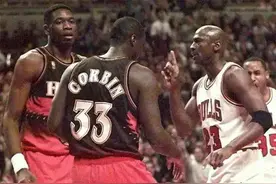 追忆NBA！穆大叔的五大事迹，狂送31记大帽缔造第一个黑八奇迹图片